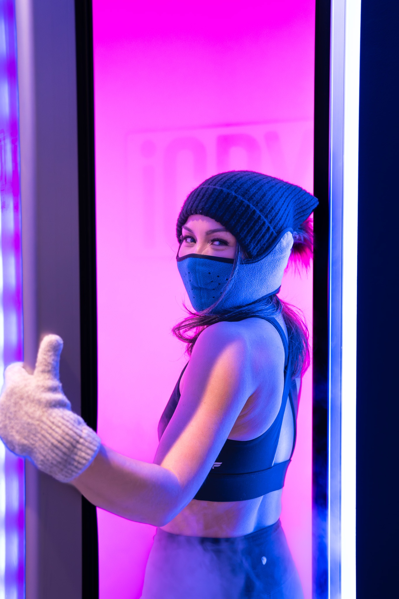 iCRYO One Loudoun guest preparing for cryotherapy